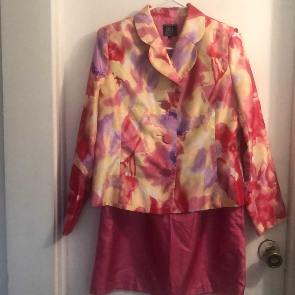 Suit Yourself Medium skirt suit